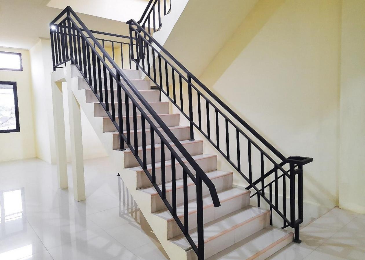 מלון Palmerah Reddoorz Syariah Near Transmart Jambi 2 מראה חיצוני תמונה