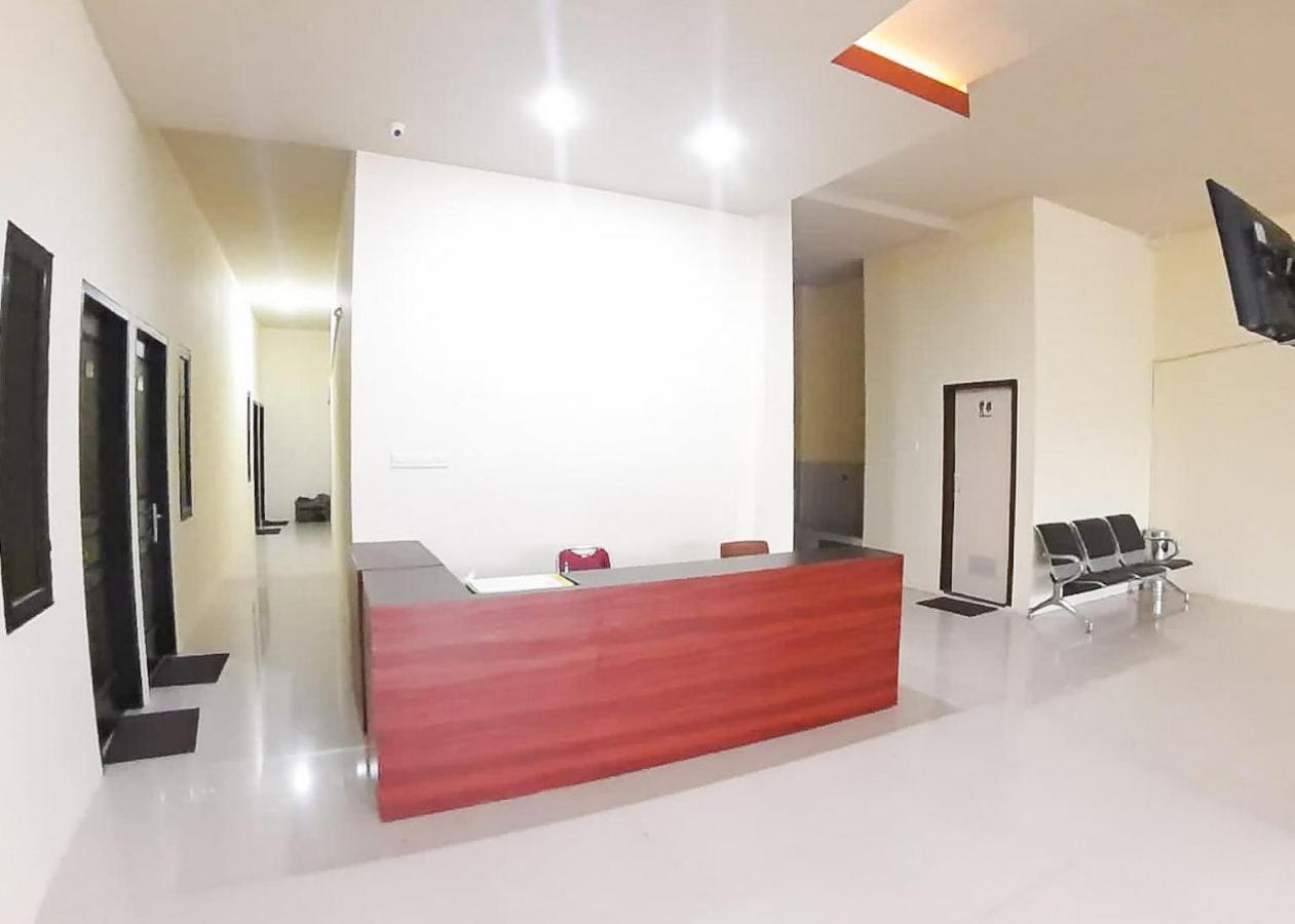 מלון Palmerah Reddoorz Syariah Near Transmart Jambi 2 מראה חיצוני תמונה